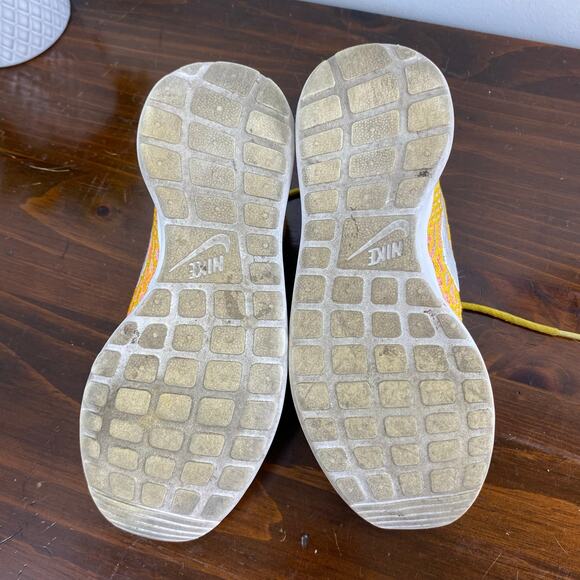 Nike Roshe One Flyknit Sneaker Shoes Orange/Pink/White  Women’s Size 6 - Picture 9 of 10